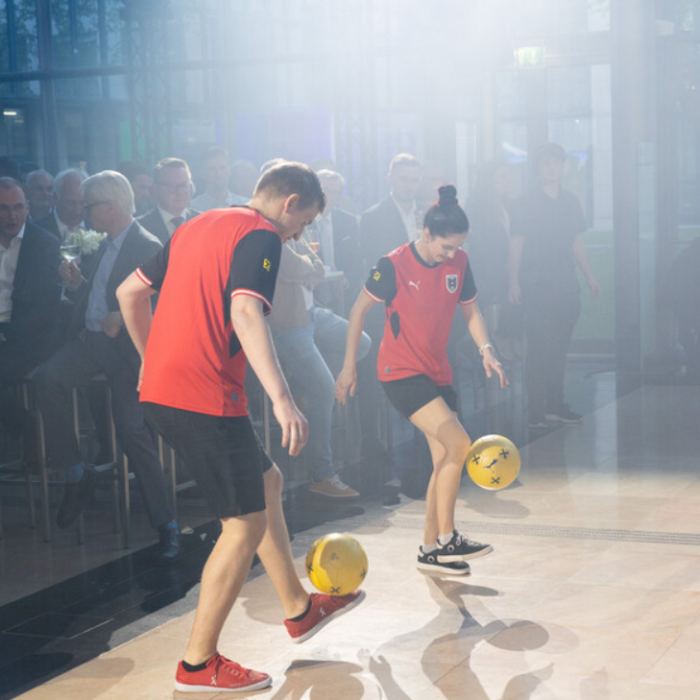 Freestyle Fußball Duo Show für Raiffeisen